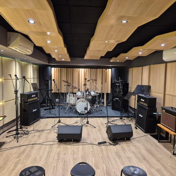 Sala Queen - Drooms Ensaios (11)