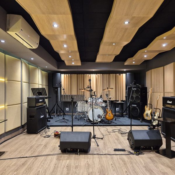 Sala Queen - Drooms Ensaios (16)