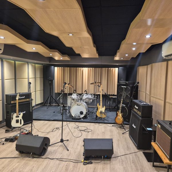 Sala Queen - Drooms Ensaios (9)